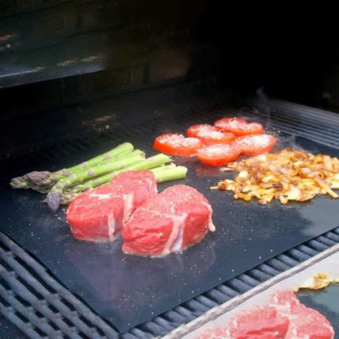 2-Pack: BBQ Reusable Non-Stick Heat-Resistant Grilling Mats DailySale