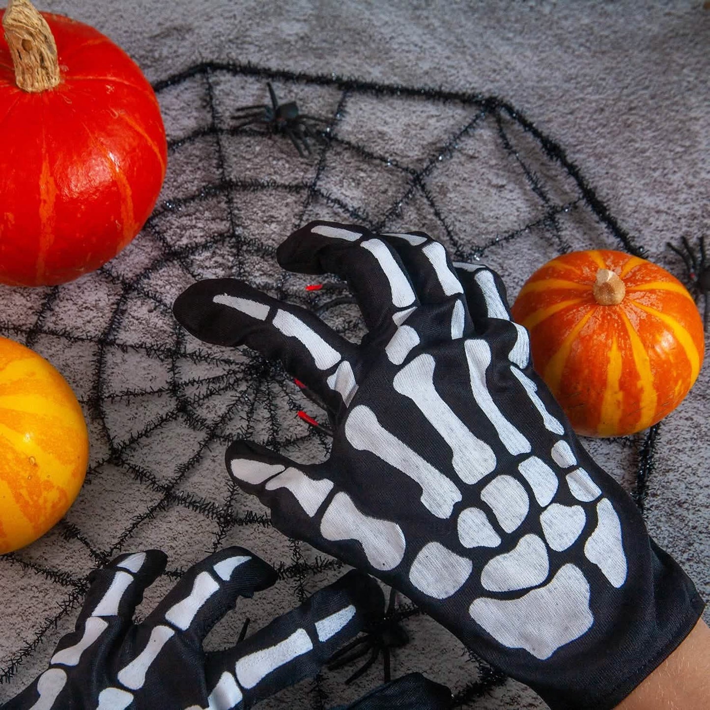 2-Pack: Halloween Special Glow In The Dark Gloves DailySale