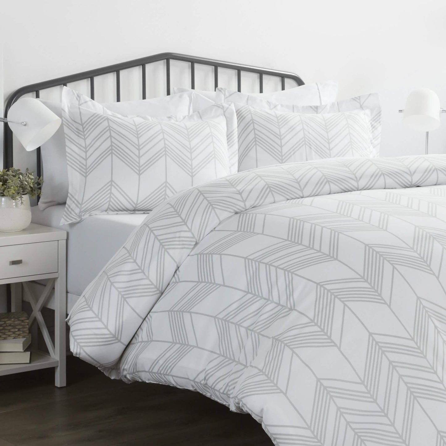 3-Piece: Alps Chevron Patterned Duvet Cover Set DailySale