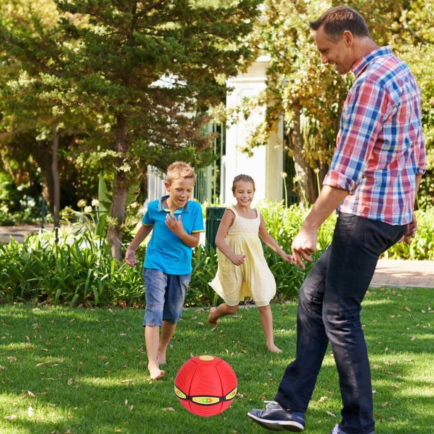 4-Pack: Flying Saucer Ball with LED Lights DailySale