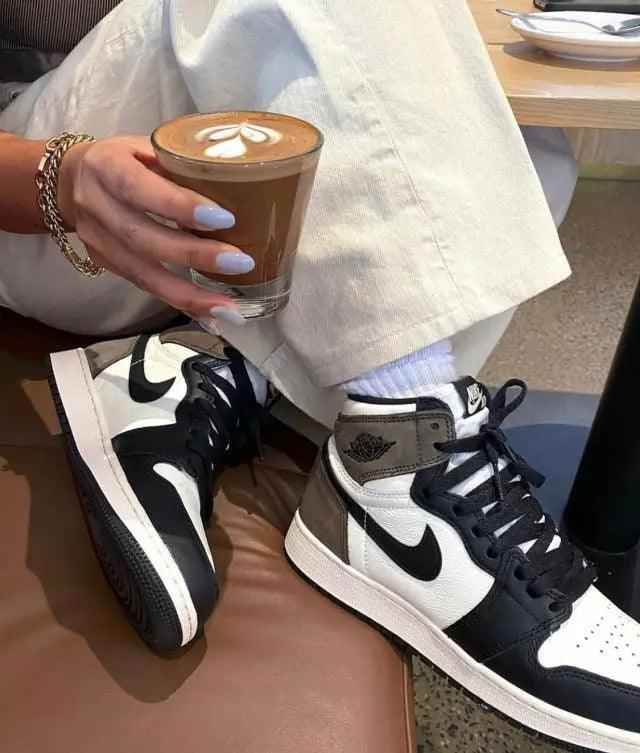 Custom Jordan 1 Retro High Dark Mocha - High Quality Sneakers SneakerNational