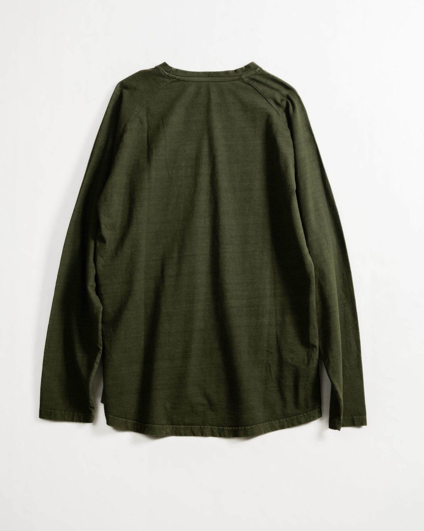 Faded Pocket Raglan Iron & Resin