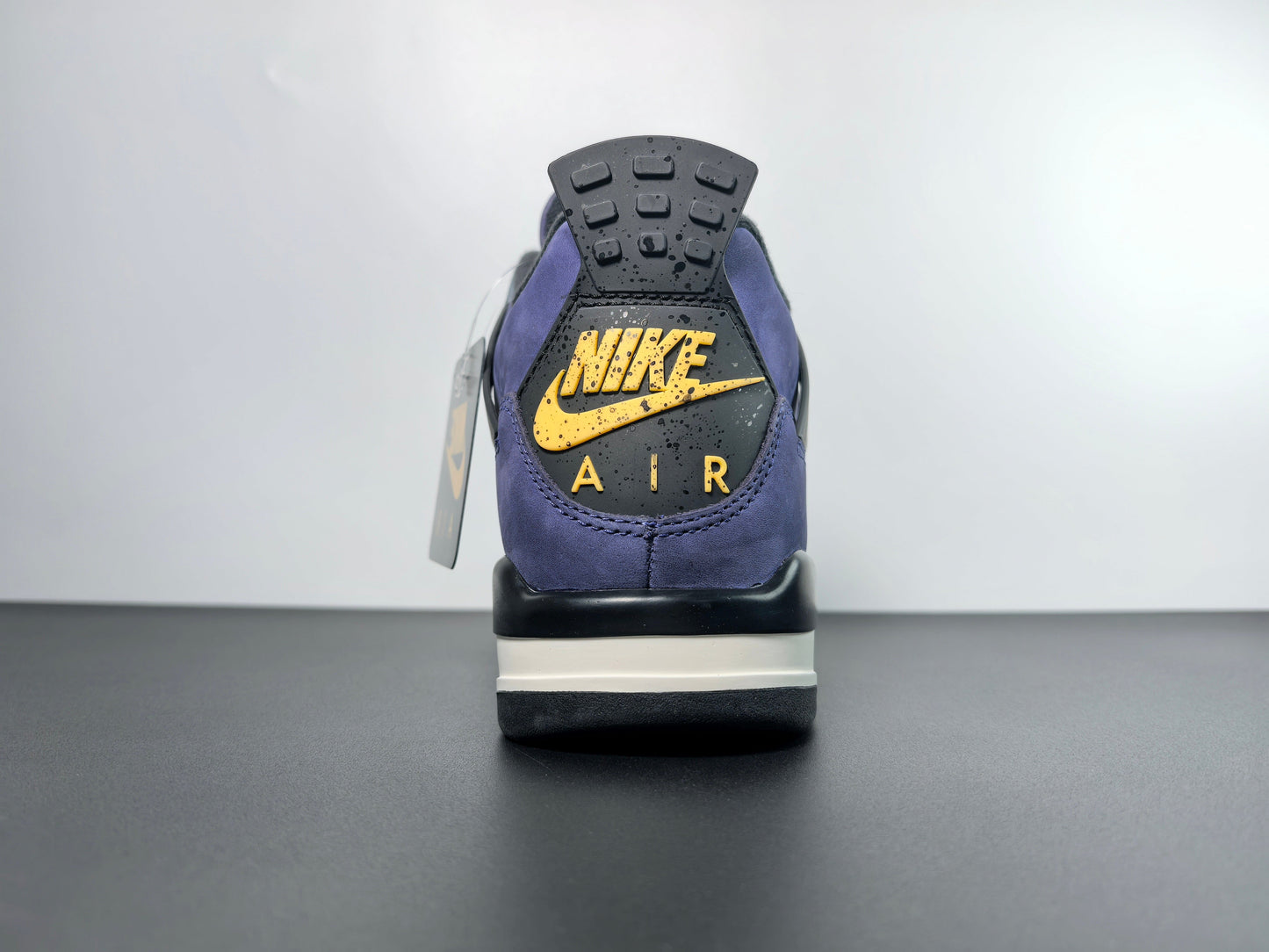 Air Jordan 4 OG Lakers Luxury Urban Wear
