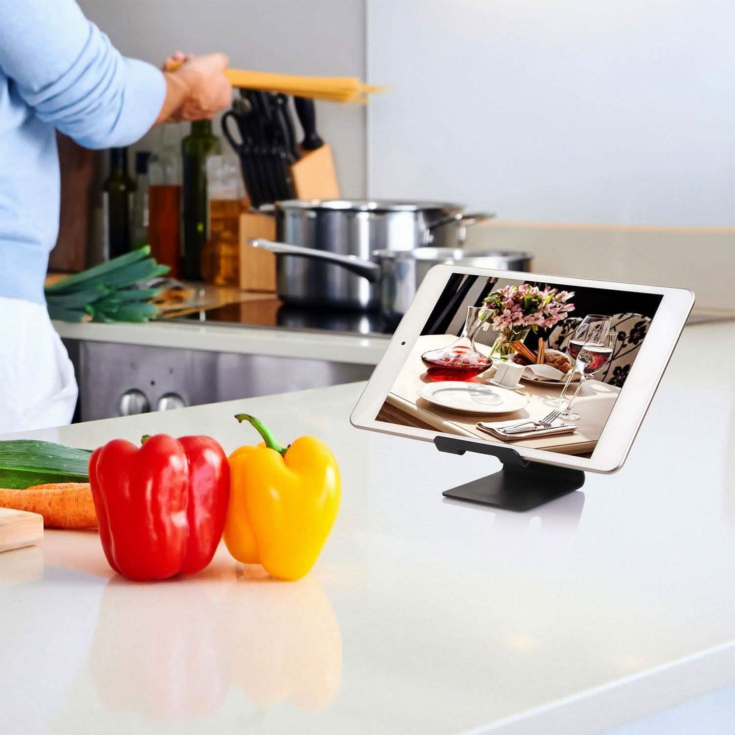 Desktop Aluminum Alloy Smartphone Stand DailySale
