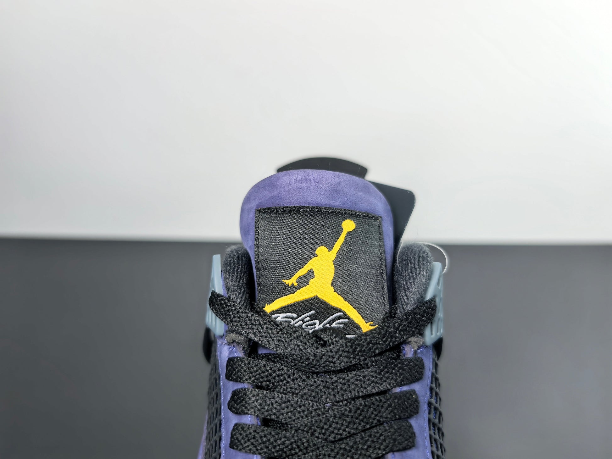 Air Jordan 4 OG Lakers Luxury Urban Wear