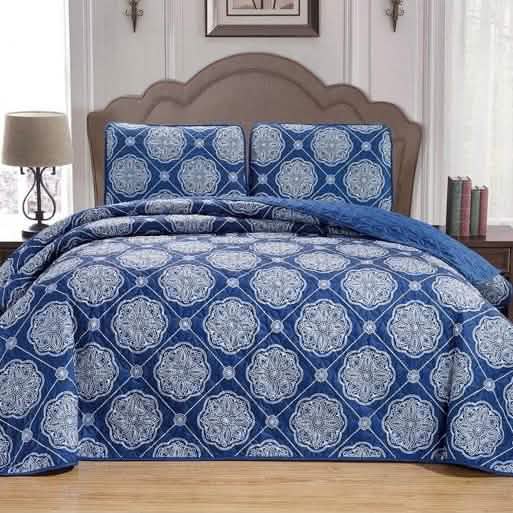 3-Piece Set: Medallion Reversible Oversized Bedspread Coverlet Quilt Bed Cover DailySale