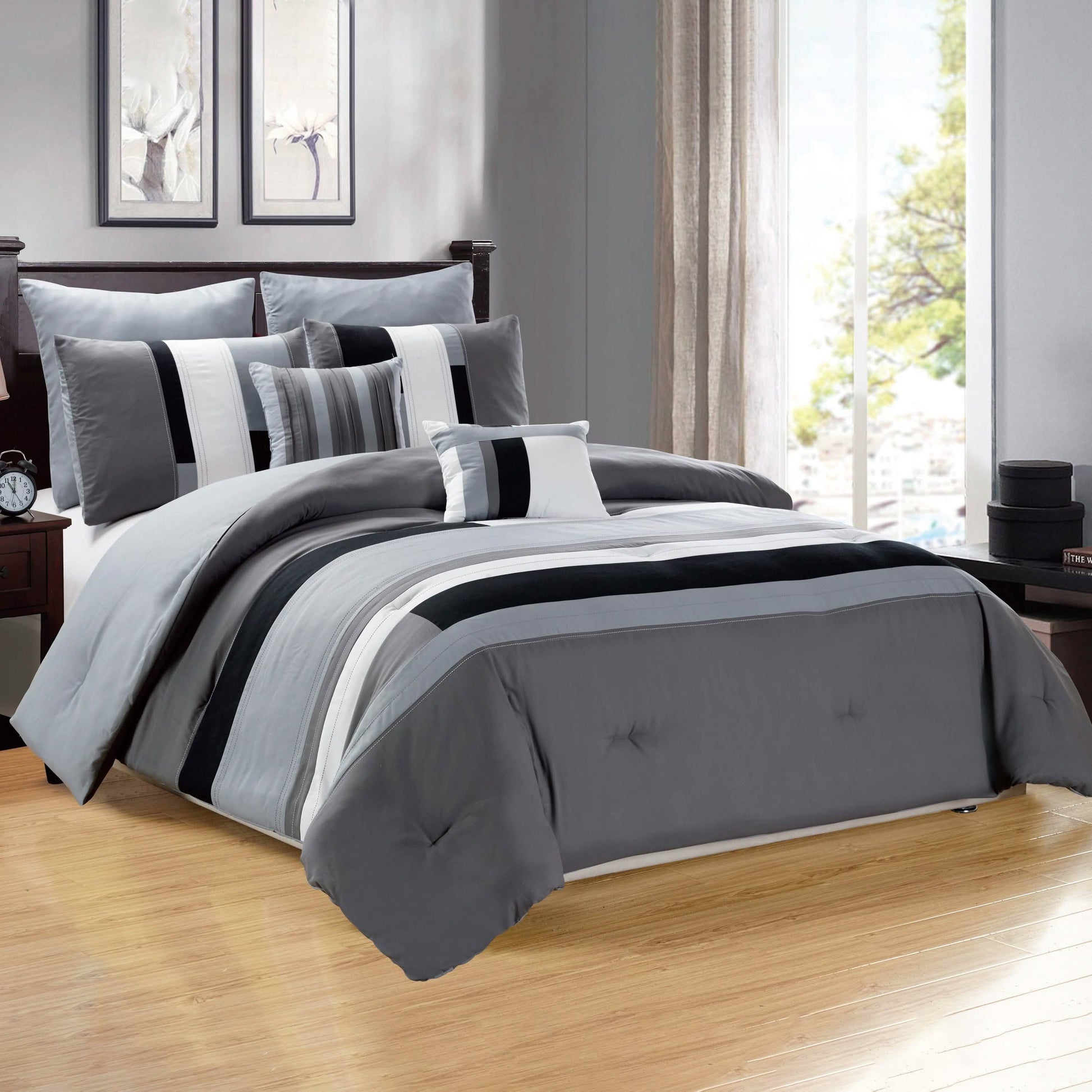 7-Piece: Luxury Bordered Queen Comforter Set DailySale