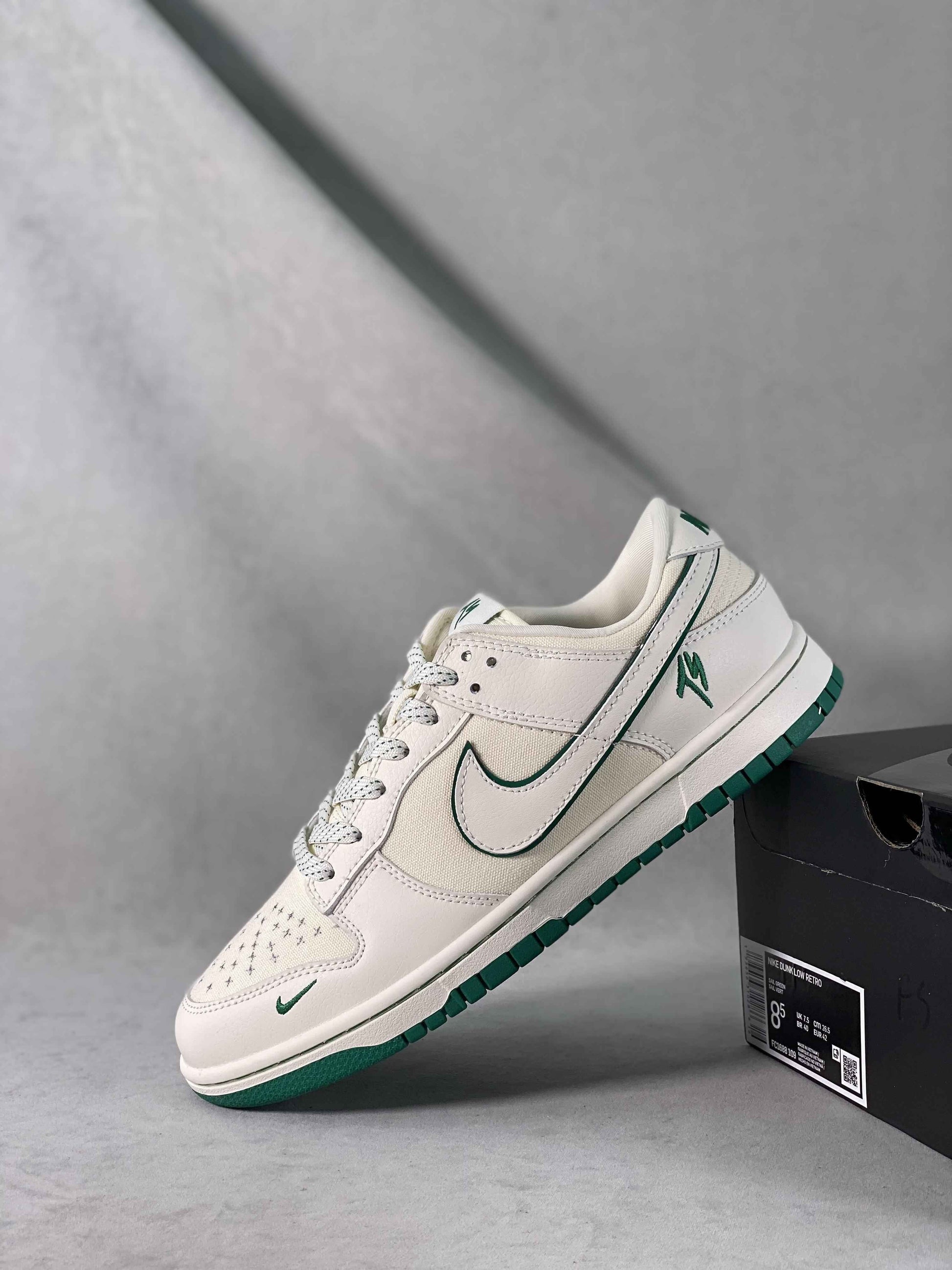 Custom Dunk SB Low x Travis Scott FC1688 109 SneakerNational