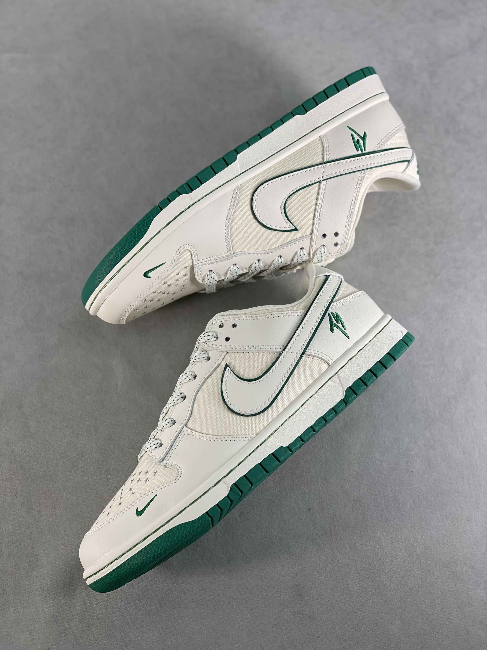 Custom Dunk SB Low x Travis Scott FC1688 109 SneakerNational