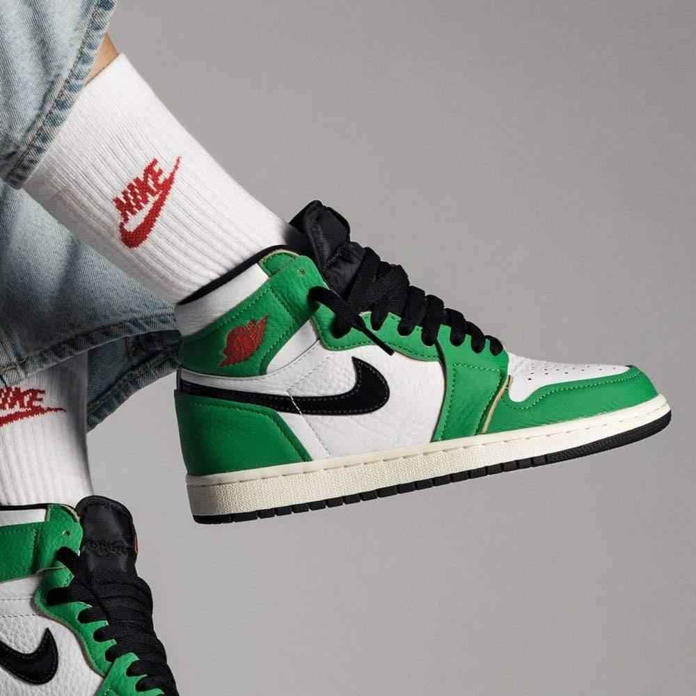 Air Jordan 1 Lucky Green Wmns Retro High OG – Trendy Women's Sneakers SneakerNational