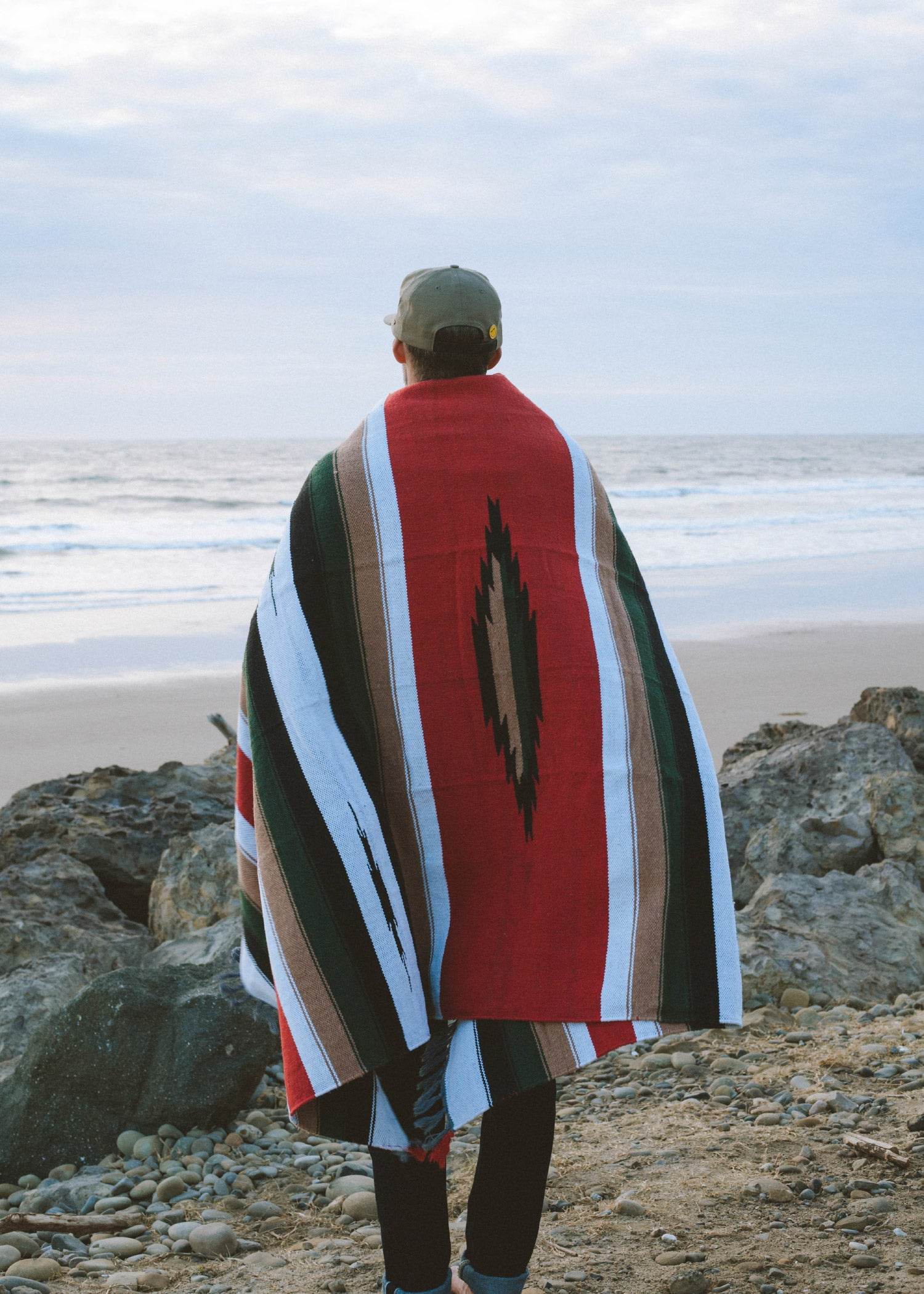 Calle Blanket Iron & Resin