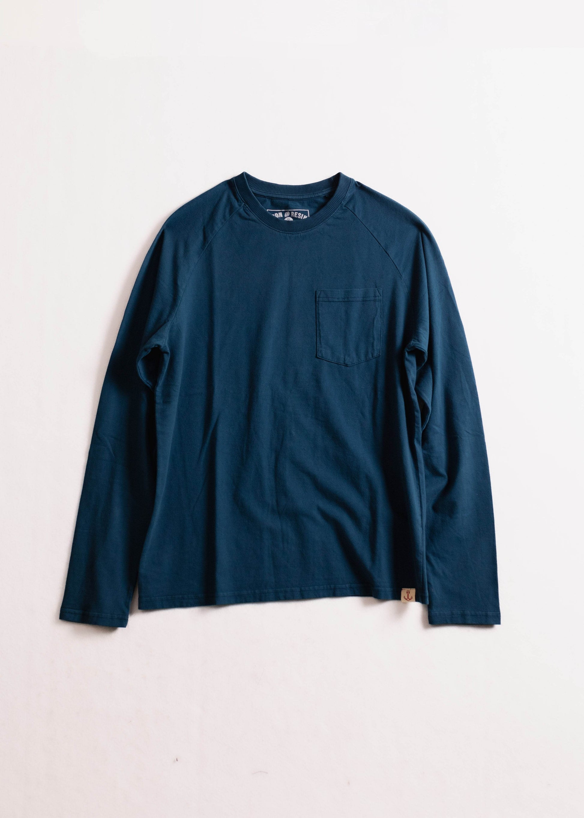 Faded Pocket Raglan Iron & Resin