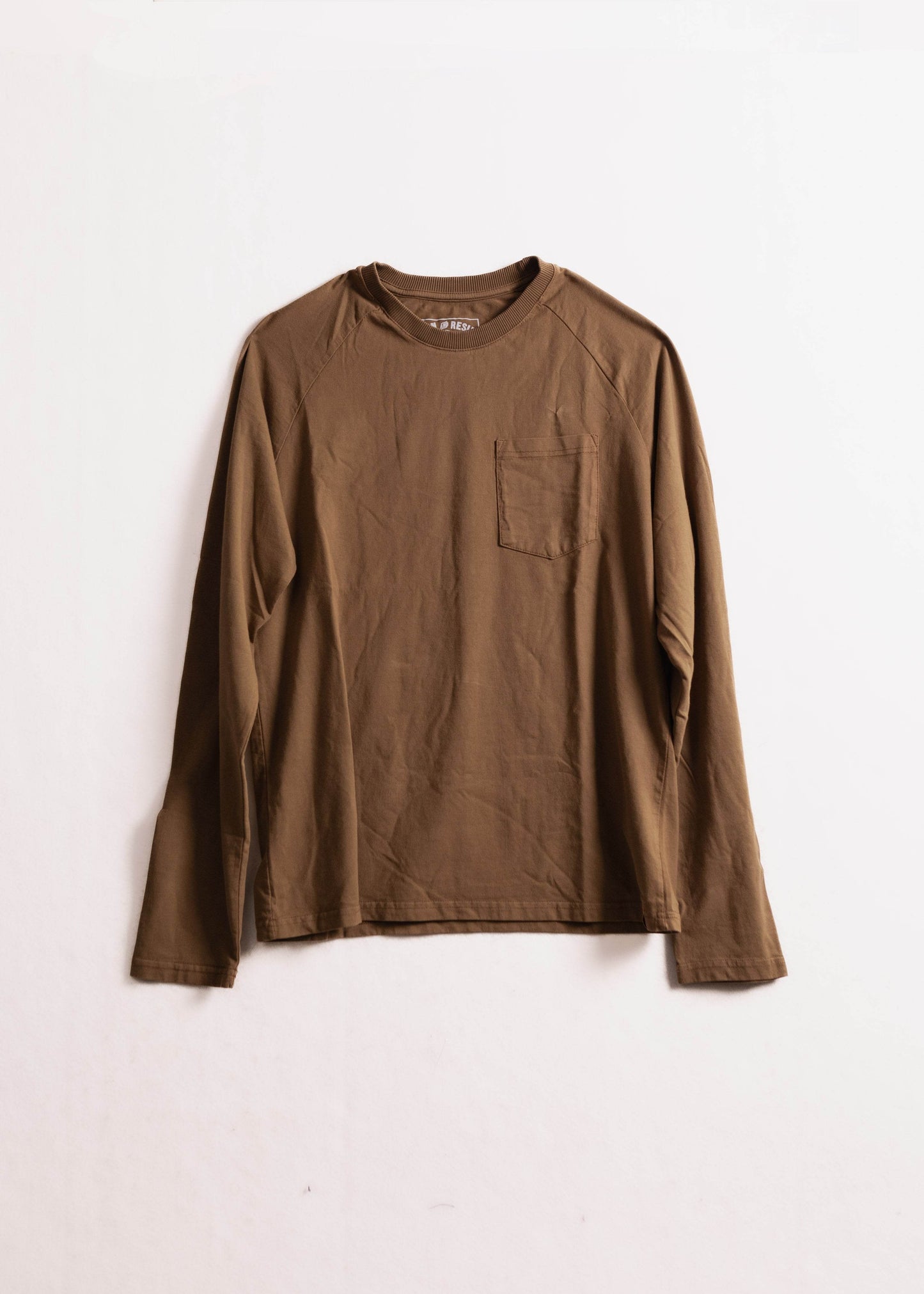 Faded Pocket Raglan Iron & Resin