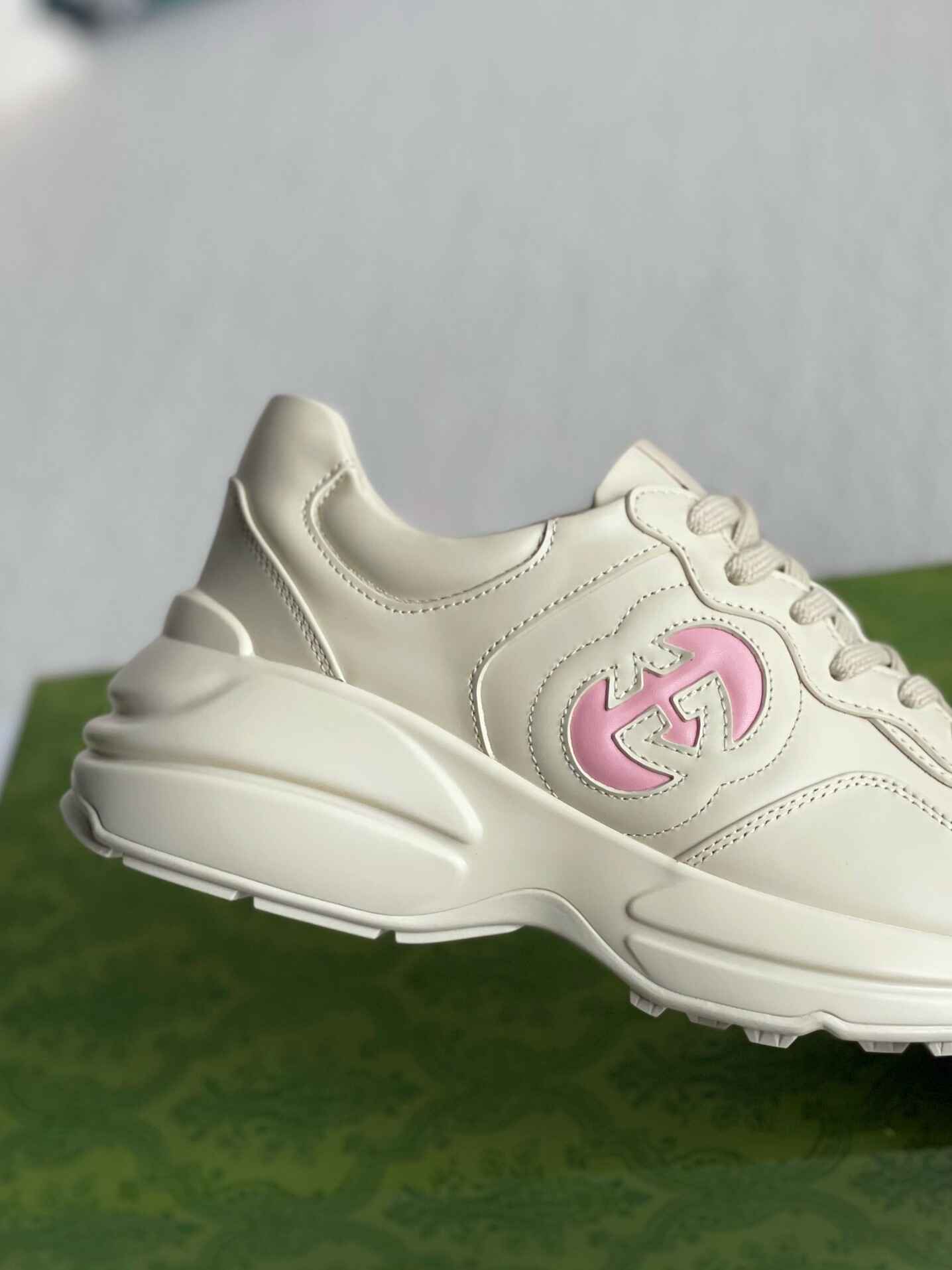 Gucci Rhyton Sneaker – Ivory Leather with Pink Interlocking G CUSTOM