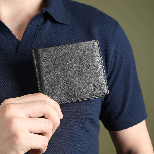 Black Minimal Contrast Wallet