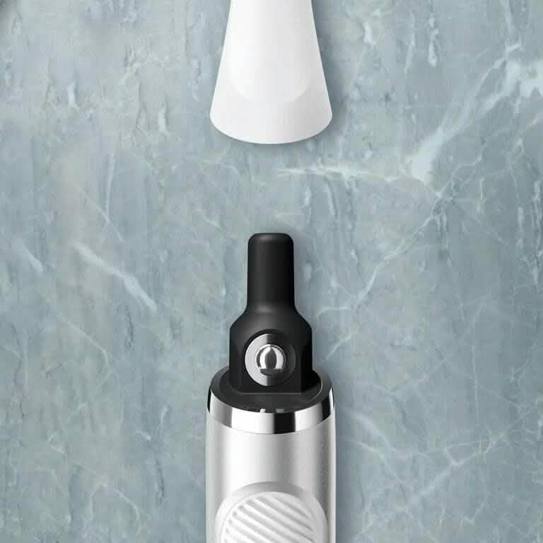 Oral-B Clic Deluxe Starter Kit, Manual Toothbrush with 3 Brush Heads & Magnetic Brush Mount DailySale