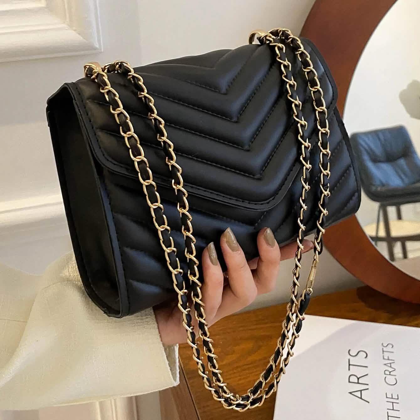 Quilted Pattern Flap Chain Square Bag DailySale