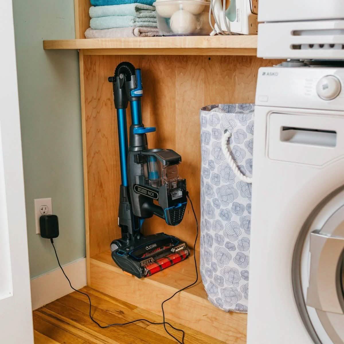 Shark IONFlex 2X DuoClean Ultra-Light Cordless Stick Vacuum (Refurbished) DailySale